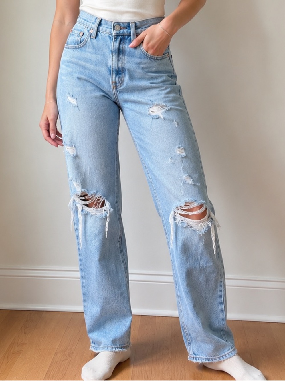 Levi’s Premium 501 Distressed Light Wash Jeans Women’s W25 L30